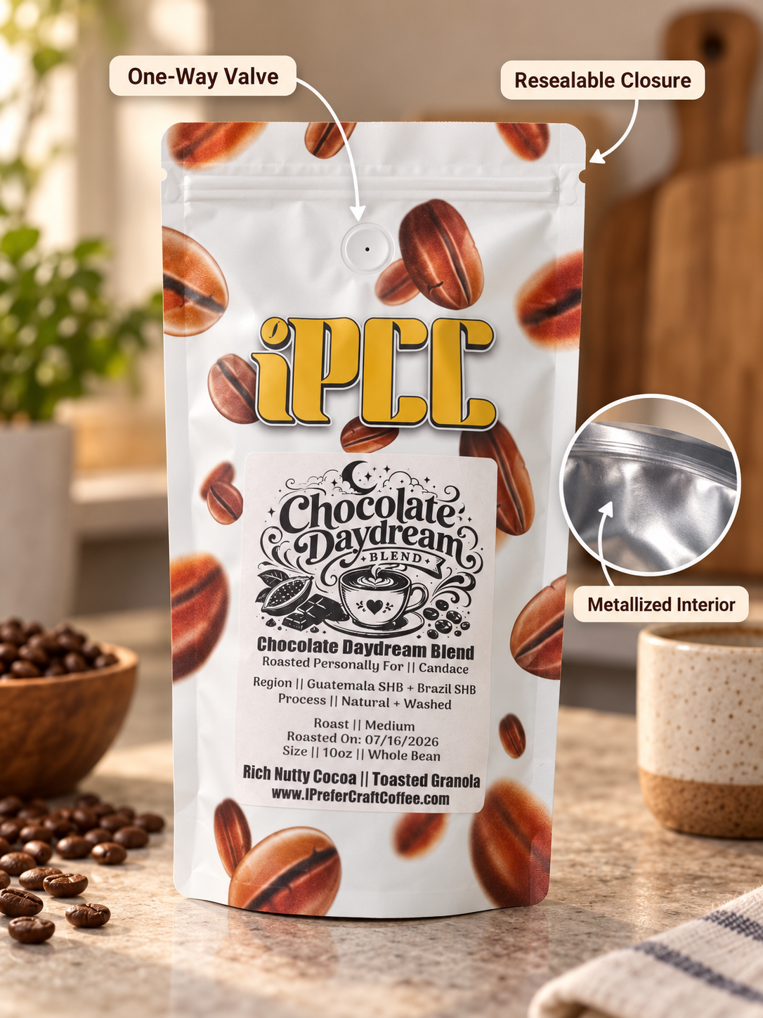 How to store coffee beans properly using the bag's built-in features